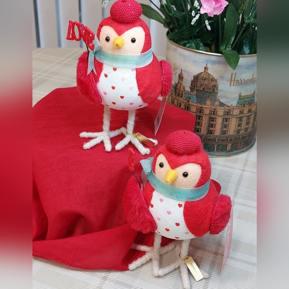 Target Spritz Featherly Friends 2023 Valentine's Day Bird Set of 2 Arial NWT - Picture 3 of 11